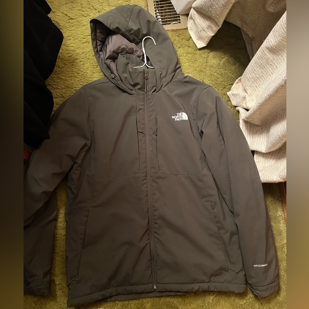 The North Face Men’s Jacket in Large